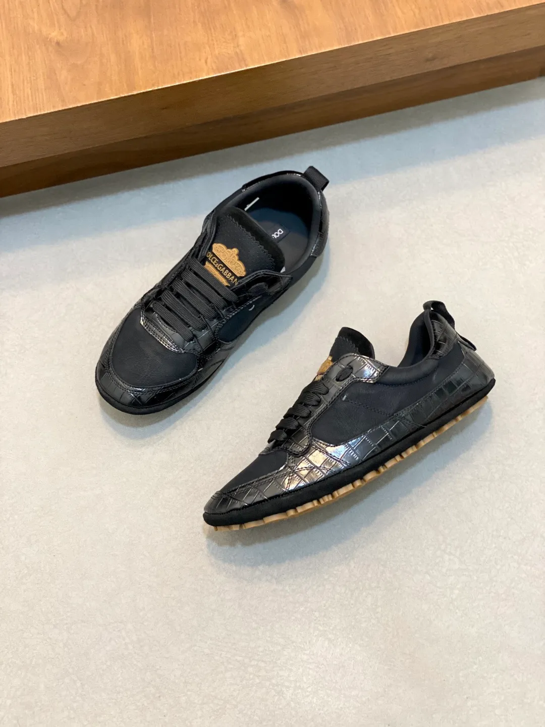 Men's shoes 💰580 2025👉D&G calfskin logo men's casual shoes. As a symbol of exquisite craftsmanship and exquisite details, it is newly embellished with the electroplated DG logo, and high-frequency technology creates a three-dimensional silhouette. Imported cowhide upper + cowhide lining + original rubber outsole 😎😎😎, hand-sewing technology, a must-have item for summer ✈️✈️✈️ Size: 39-44 (38.45 46 customized)